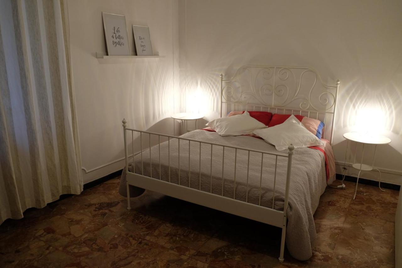 Spaziosa Matrimoniale Nel Centro Di Modena Apartment ภายนอก รูปภาพ