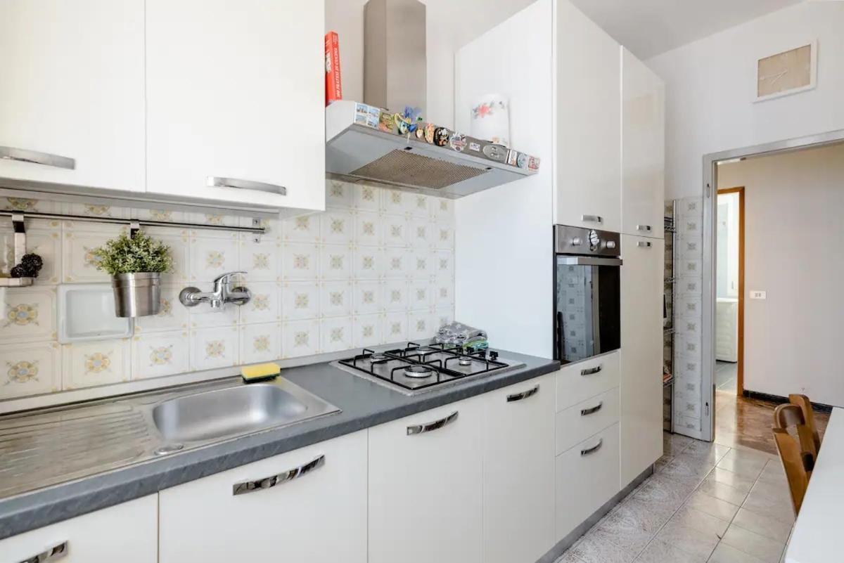 Spaziosa Matrimoniale Nel Centro Di Modena Apartment ภายนอก รูปภาพ