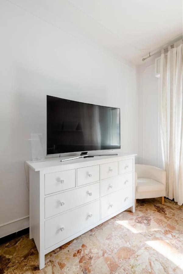 Spaziosa Matrimoniale Nel Centro Di Modena Apartment ภายนอก รูปภาพ