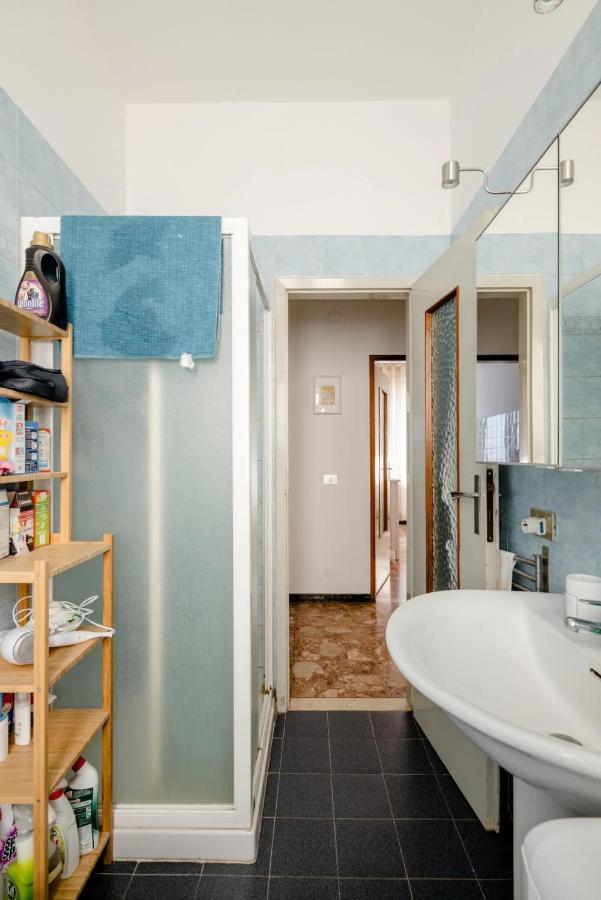 Spaziosa Matrimoniale Nel Centro Di Modena Apartment ภายนอก รูปภาพ