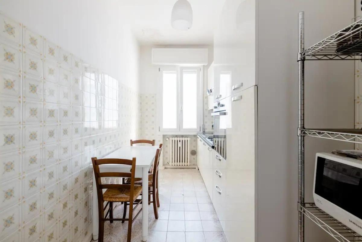 Spaziosa Matrimoniale Nel Centro Di Modena Apartment ภายนอก รูปภาพ